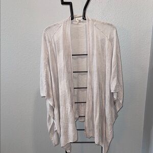 Artisan Ny Light Gray Open Front Knit Poncho Shrug